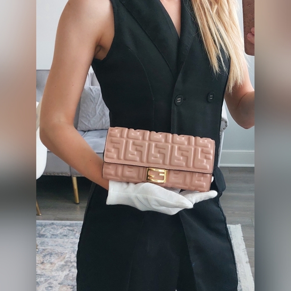 💛FENDI Zucca Baguette Wallet/Clutch💛 - Picture 6 of 17